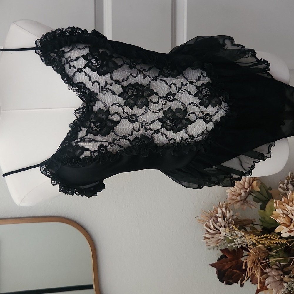 Vintage Black Lace Teddy / Bodysuit – Size L ✨